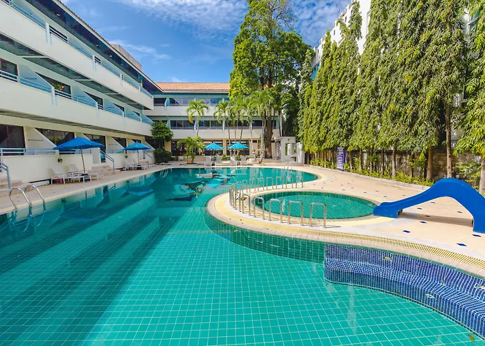 Beach hotel: Karon Whale Resort