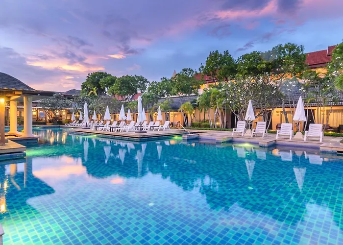 Beach hotel: Phuket Kata Resotel